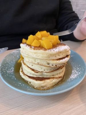 Pancakes mit Obst  at Plazowa Cafe in Swinoujscie