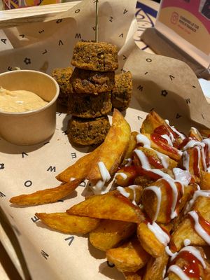 Flower Bombs e Patatas Buenas at Flower Burger - I Gigli in Campi Bisenzio