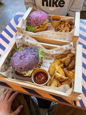 flower burger menu (14.50€) spicy sauce (1€ extra)  at Flower Burger - I Gigli in Campi Bisenzio