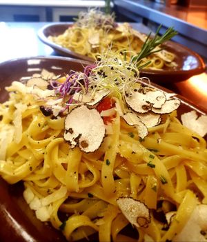 Tagliatelle mit frisch gehobeltem Trüffel, auf Anfrage vegan möglich   at Burgschenke in Sinsheim