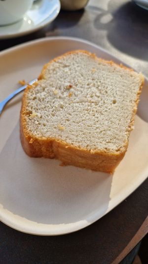 Vegan yoghurt cake at Volt Café Brûlerie in Soorts-hossegor