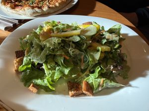 Großer Salat mit Hausdressing  at Berg Genuss - Hotel Walserberg in Warth