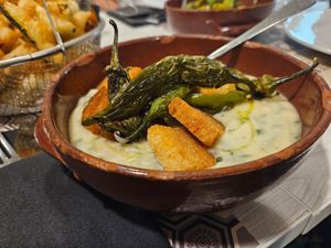 Capriata di favetta con verdure e friggitelli at Miseria e Nobiltà  in Taranto