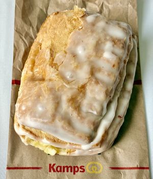 Apfeltasche  at Kamps - Konrad-Adenauer-Platz in Dusseldorf