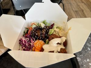 Falafel vox with humus and salad  at Yaafa - D'Algerie in Lyon