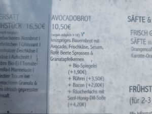 Avocado bread (+1 € for vegan, why??) at MEERSATT - Café & Bar in Sankt Peter-ording