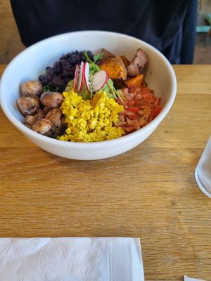  at Kupfert & Kim - Financial District in Toronto