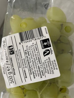 Fruit is also clearly marked vegan at AH Raadhuisstraat in Venray