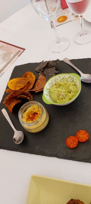 Chips 'n dips at Happy Herbivore in Cuevas Del Almanzora