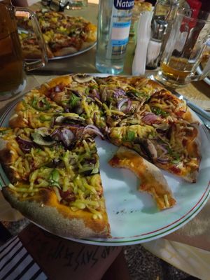 Vegan pizza at Taverna Akrogiali in Samos