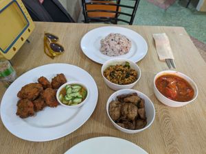 First day platters at Phaisach Tana - ร้านไภษัชย์ธน เจ  in Udon Thani