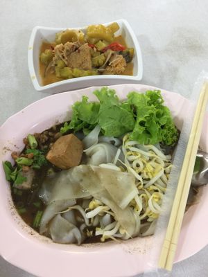 Food at Phaisach Tana - ร้านไภษัชย์ธน เจ  in Udon Thani