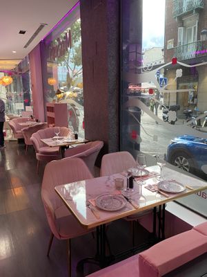 Interior   at Miss Sushi - Santa Ana in Madrid