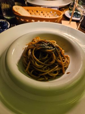 Spaghetti with white and black garlic at Cap E Fierr in Ischia