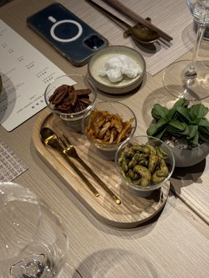 Welcome snacks  at Yuan 圓 in Hong Kong Island