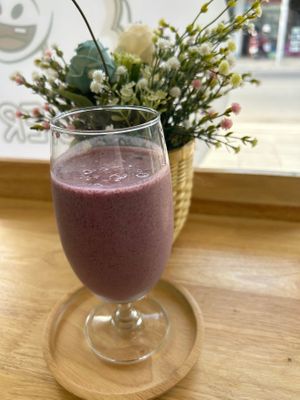 Blueberries banana smoothy at Amber Food & Desserts in Koh Samui