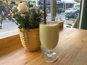 Avocado shake at Amber Food & Desserts in Koh Samui