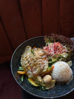 OBERGENIE - in tamarind reduction grilled eggplant served on rice with blanched seasonal veggies, cucumber, homemade kimchi, edamame and salad in a lime-garlic sauce.  at IV in Berlin