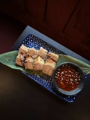 HEO NAH - our vegan crispy ´pork belly´ tastes so good, you won't believe what it's made of. Can you take a guess? :) at IV in Berlin