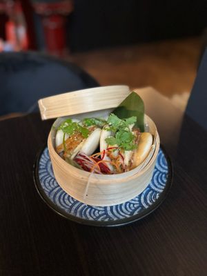 JACK N CHILL - soft & pillowy steamed bao buns, filled with a seitan/tofu mix , herbs and our homemade cocktail sauce. at IV in Berlin