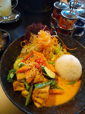 Cari and Pho at IV in Berlin