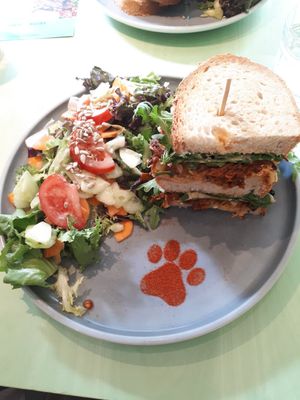 Banh Miau at Katzentempel - Bremen in Bremen