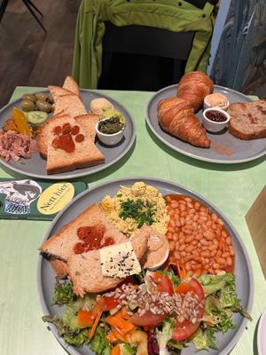 Katerfrühstück und das Frühstück für zwei :) at Katzentempel - Bremen in Bremen