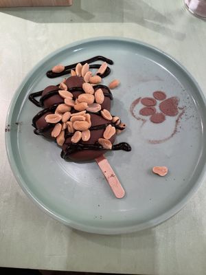 Don‘t call it Snickers  at Katzentempel - Bremen in Bremen