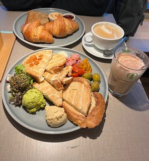 Fellnasen Frühstück für 2 Personen  at Katzentempel - Bremen in Bremen