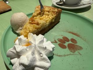 apple crumble  at Katzentempel - Bremen in Bremen