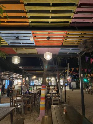 Bar, piste de danse, section de jeux pour enfants!  at Palma Central in Tulum