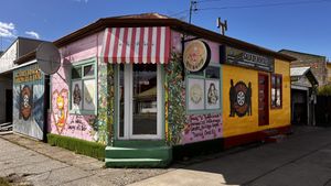 Shop front  at Verde y Rebelde in Punta Arenas