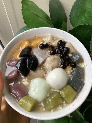 Tofu Pudding with several toppings - delicious  at Bean Jr. Pavilion in Kuala Lumpur