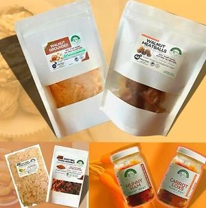  at Mama Chea Cafe in Davie