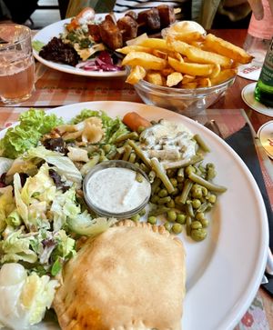 Empanadas and tofu tempeh plate    at Cafe de Plak in Nijmegen