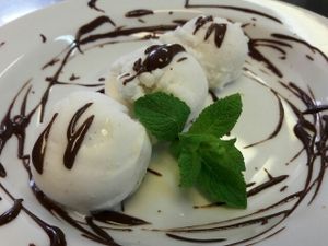 vegan coconut ice cream with vegan chocolate saus at Cafe de Plak in Nijmegen