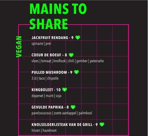 Diverse vegan gerechten om te delen at VandeStreek Oudegracht in Utrecht