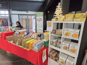 At Veganworld, Kerstbeurs, Hasselt at Veggie4U in The Hague