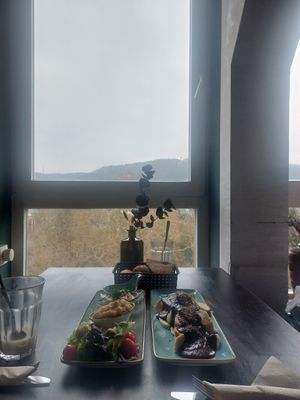 Bread basket at Damals Hinterm Mond in Marburg