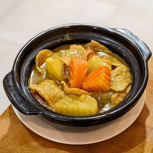 Vegan Chicken Cooked with Curry at Hong Hoai's Restaurant in Hanoi