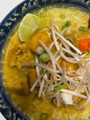 vegan curry Vietnamese noodle soup at Yugirolls in Ottawa