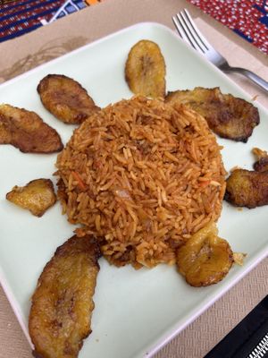 Arroz jollof vegano con plátano frito  at Flamenkana in Jerez