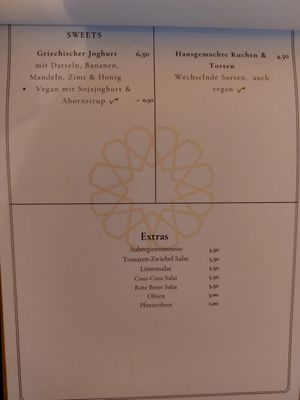 Menu with labelled vegan options at Picknick Café in Mannheim