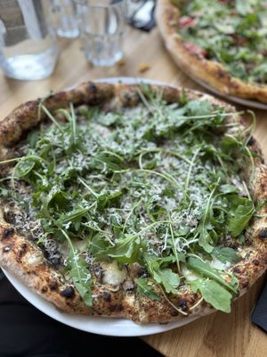Pizza Vegan Tartuffo   at Martha Pizze Amore in Paris