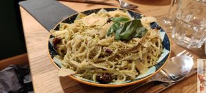 Tagliolini au pesto de pistache, tomates sèches, Gondino at Martha Pizze Amore in Paris
