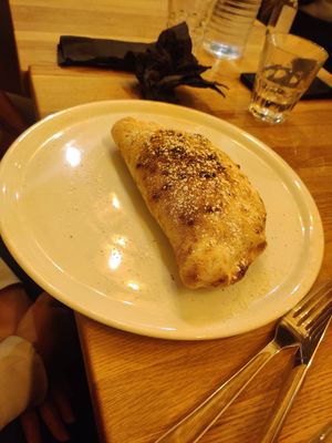 Calzone nocciolata 8€ at Martha Pizze Amore in Paris