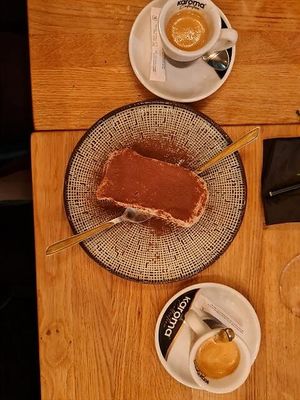 Vegan tiramisu at Martha Pizze Amore in Paris