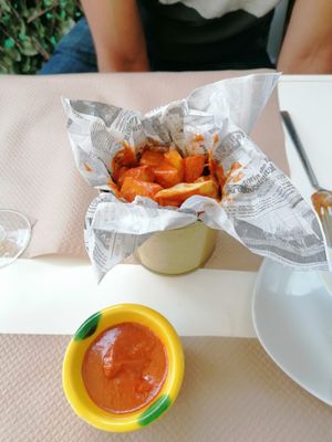 Papas con mojo picón at Trasversal in Cadiz