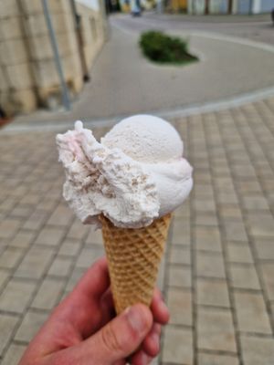 Bananeneis at La Gelateria Uffenheim in Uffenheim