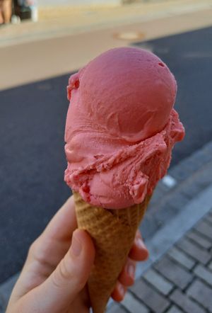 Wassermeloneneis at La Gelateria Uffenheim in Uffenheim